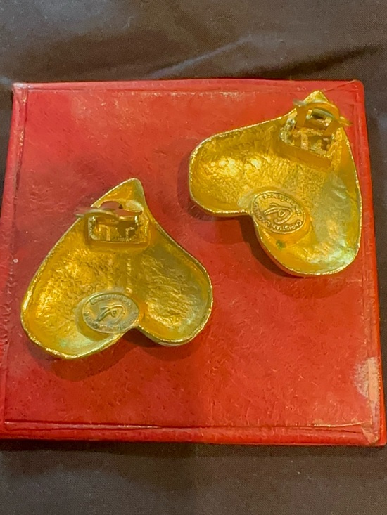 Christian Lacroix Gold Plated Heart Clip Earrings With  Christian Lacroix Vintage Gold Tone Heart Motif Earrings (Clip)